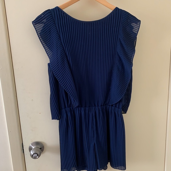 Club Monaco Jonet Romper - Picture 4 of 9